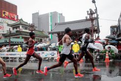 Takut Terinfeksi Corona, Pelari Gunakan Masker di Tokyo Marathon