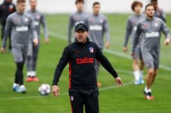 Meski Menjadi Lawan, Simeone Dukung Liverpool Ciptakan Sejarah