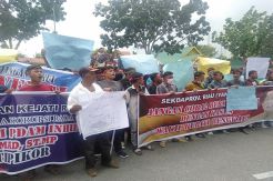 Jadi Tersangka Korupsi, Ribuan Warga Desak Plt Bupati Bengkalis Ditahan