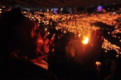 Dukungan Moral untuk Wuhan, Warga Jakarta Nyalakan 2.020 Lilin