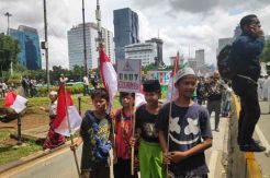 Tuntut Pemberantasan Korupsi, Ustaz Cilik 212 Lantunkan Ayat Alquran