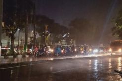 Waspada Potensi Hujan Ekstrem di Jabodetabek hingga Dini Hari Nanti