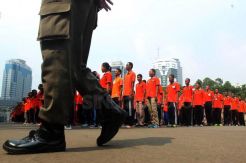 Satpol PP DKI Kerahkan Personel dan Sarana Prasarana Bantu Korban Banjir