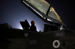 Israel Luncurkan Serangan Udara Mematikan di Gaza dan Suriah