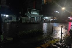 Jaga Keselamatan Warga Jakarta saat Banjir, PLN Putuskan Pasokan Listrik Sementara