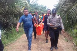 Bocah yang Hanyut Saat Ambil Botol di Sungai, Ditemukan di Dasar Sungai