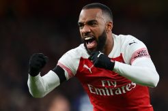 Lacazette Bantah Bakal Tinggalkan Arsenal