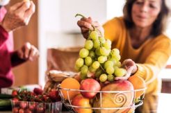 Diet Tinggi Buah dan Sayur Turunkan Risiko Gejala Menopause