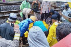 Pria Tanpa Identitas Tewas Ditabrak Kereta Api Bima di Rawa Bebek