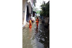 Terendam Banjir, Ratusan Warga Kapuk Cengkareng Masih Mengungsi