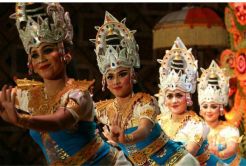 Pementasan Garapan Rahayu Guna Kaya Puncaki Perayaan 232 Tahun Kota Denpasar