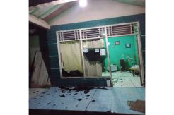 Puluhan Pemuda Mabuk Aniaya Satu Keluarga dan Hancurkan Rumah