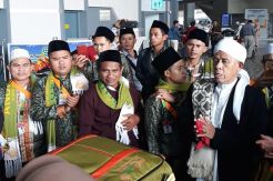 856 Jamaah Umrah Transit...