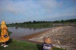 Sempat Terseret Arus, 2 Korban Perahu Terbalik di Sungai Brantas Selamat