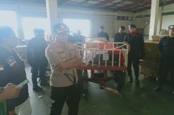 Jenazah Anggota Brimob yang Gugur di Papua Tiba di Bandara Juanda