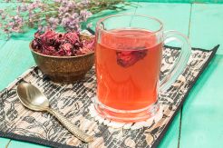 Seruput Teh Rosella Jahe yang Kaya Manfaat