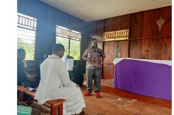 Bupati Asmat Resmikan Gereja Santo Yosep Kampung Aoap