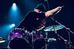 Drummer Metallica Pamerkan...