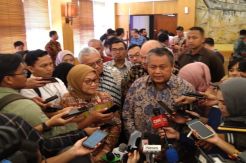 Dunia Terhentak Penurunan Harga Minyak, Gubernur BI: Globalisasi Kian Menurun