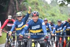 Dukung Hidup Sehat, Bupati Morowali Bersepeda