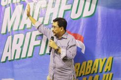 Sambut Cak Machfud, Warga Bentangkan Spanduk Wali Kota Pilihanku