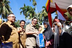 Kota Solok Salurkan 200 Paket Sembako kepada Lansia