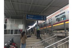 Penumpang Tanggapi Santai Potensi Penyebaran Virus Corona di Commuter Line