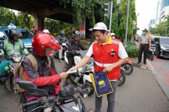 Tanggap Corona, Brantas Abipraya Bagikan Masker Gratis