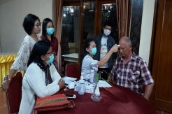 Cegah Corona, Sebanyak 15 WNA Asal Polandia Diperiksa di Tana Toraja