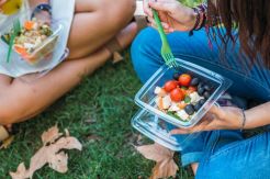 Malu karena Jerawat? Cegahlah dengan Mengonsumsi Makanan Ini