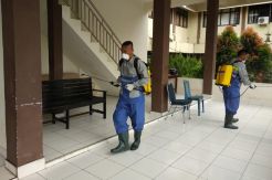 Antisipasi Corona, Polres Lubuklinggau Semprot Ruang Tahanan dengan Disinfektan