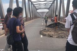 Minimnya Pengawasan Pemerintah, Lantai Jembatan Musi II Palembang Amblas