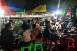 Patroli Polisi Temukan Masih Banyak Orang Nongkrong di Jakarta