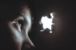 Kerja dari Rumah? Jangan Bahas Informasi Sensitif di Dekat Perangkat Ini