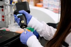 China Mulai Uji Klinis Vaksin untuk Virus Corona COVID-19