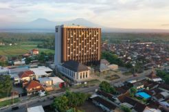Tawarkan View Ijen dan Selat Bali, Hotel Tertinggi di Banyuwangi Resmi Beroperasi
