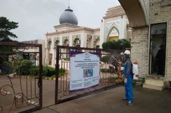 Tak Hanya Rumah Sakit, Pemakaman Juga Disemprot Disinfektan