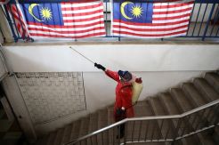 Malaysia Putuskan Perpanjang...