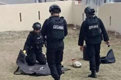 Sempat Diduga Bom, Gegana Bongkar Peti Berisi Tomat Segar