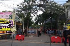 Pelayat Berdatangan ke Rumah Duka Ibunda Presiden Jokowi di Solo
