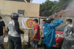 Semprotkan Disinfektan, Cara Remaja Pulogebang Antisipasi Corona