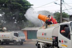 Cegah Corona, Pasar Sengkang Disemprot Disinfektan