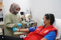 Sandi Uno Posting Foto Donor Darah, Begini Beragam Reaksi Netizen
