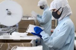 Uniqlo Berinisiatif Sumbangkan 10 Juta Masker Medis di AS