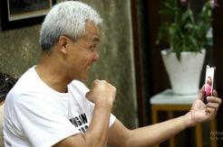 Belasan Hari di Ruang Inkubasi, Tak Bisa Antarkan Suami ke Pemakaman