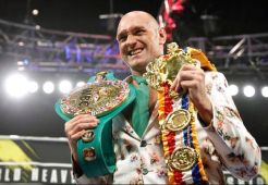 Nafsu Ingin Bungkam Joshua, Tyson Fury Minta Wilder Minggir Dulu