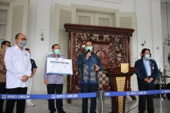 DKI Dapat Bantuan Produk Kesehatan dan Makanan Senilai Rp10 Miliar