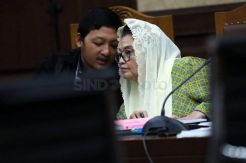 Dr Siti, Virus, dan WHO