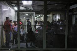 Langgar Aturan Pembatasan, Ribuan Warga Amerika Tengah Ditahan