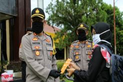 Polres Bengkulu Utara Bagikan Masker dan Vitamin untuk Anggota
